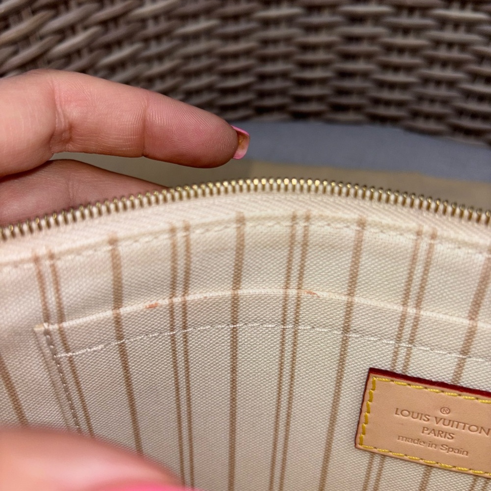 Authentic Louis Vuitton Neverfull GM Pochette damier azur beige lining - Picture 11 of 11